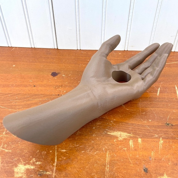 VinoGrace, Hand Sculpture Wine Bottle Holder,Cantilever Bottle Holder - Picture 7 of 10